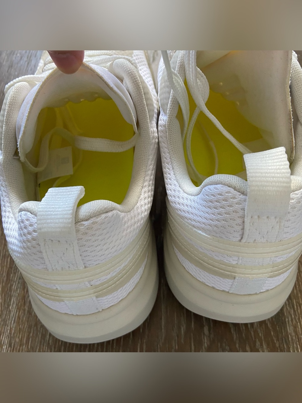 Veja Men’s Condor 2 Alveomesh Sneakers - Picture 5 of 5